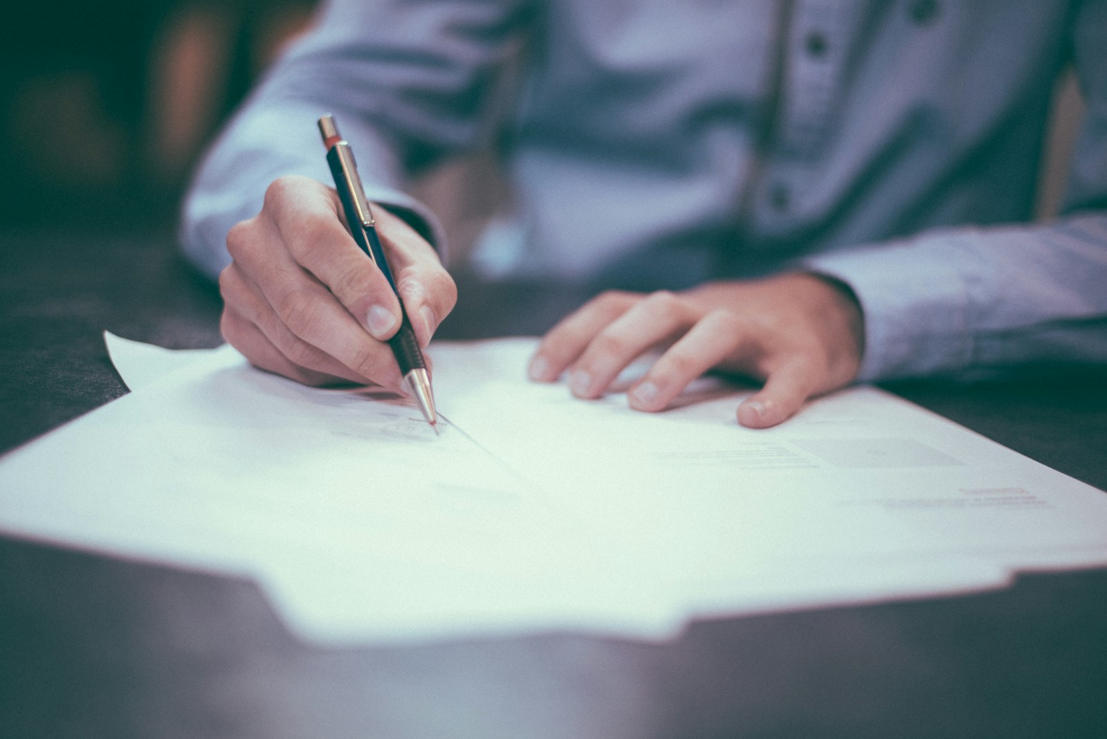 Contract review sprint at the LawRush rush desk
